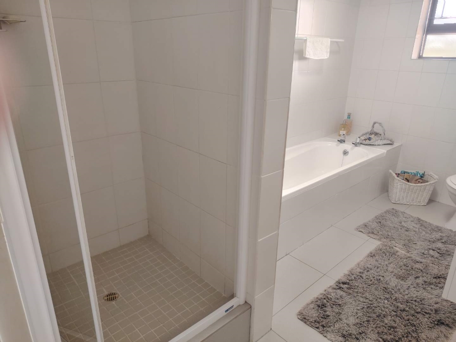 To Let 4 Bedroom Property for Rent in Ridgeworth Western Cape